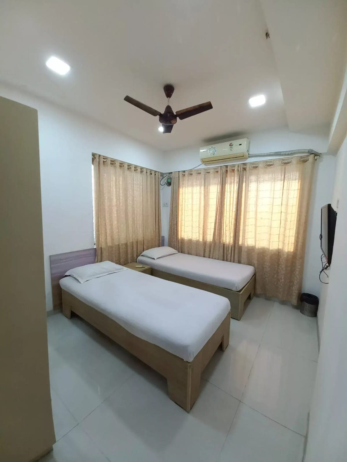 Furnished NAIMI PG room visual